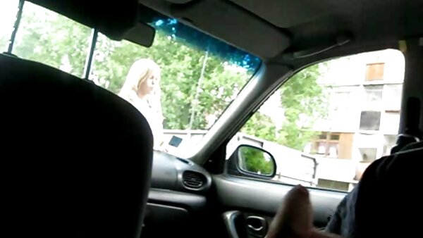 Ебаното жешко пиленце заводничка Ана Бел го дава најдоброто млечно вежбање досега